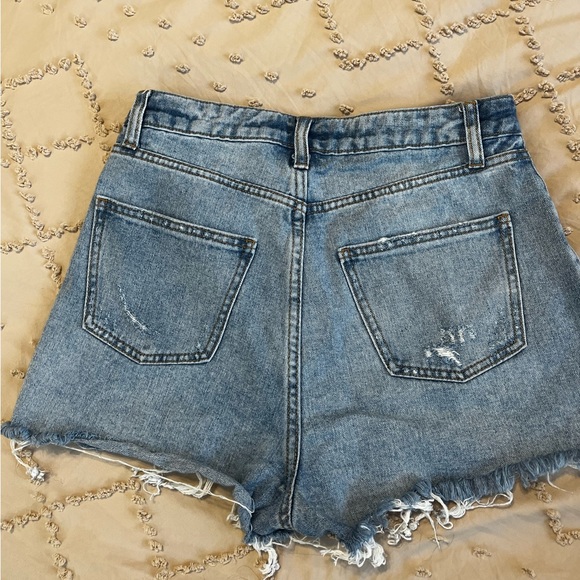 Wild fable distressed Jean shorts! - Picture 3 of 3
